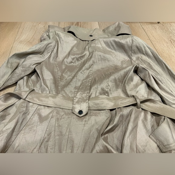 NWOT Bella Fare Belted Bubble Trench Coat - Picture 9 of 11